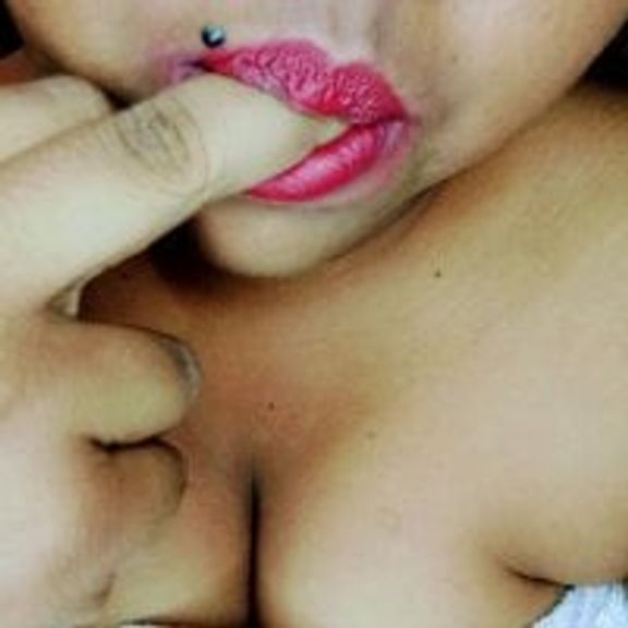 Attractive-_Girl
