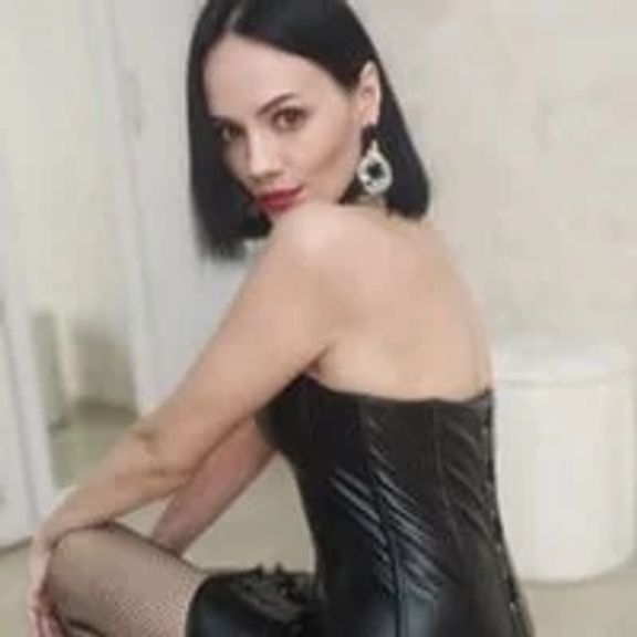 Goddess_Perfect_LEGS