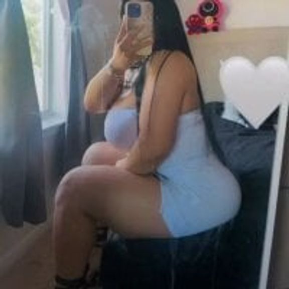 Queen_Curvyy