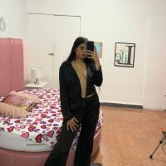 _Emma_whiitee_