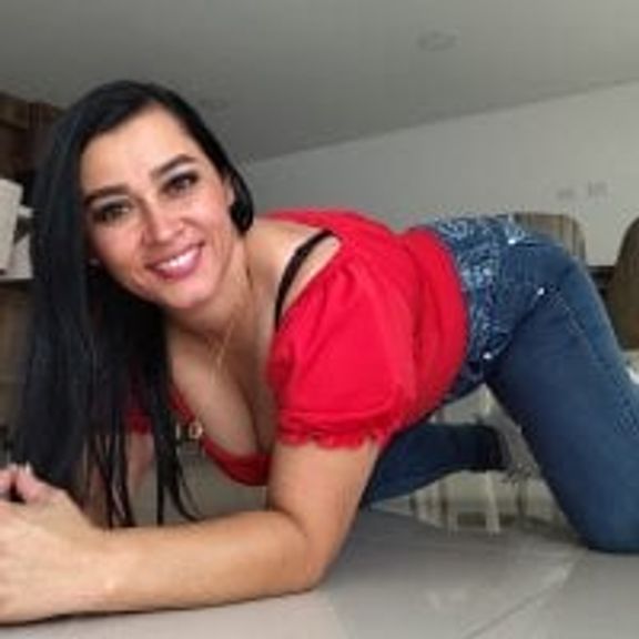 thaliia_hot
