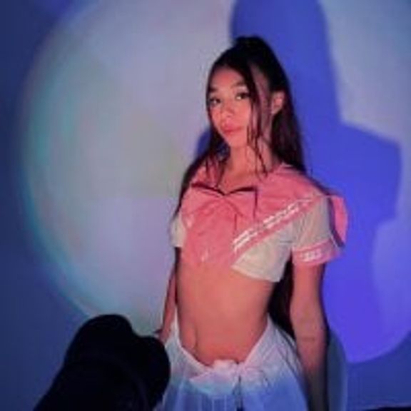 lanna_brunette