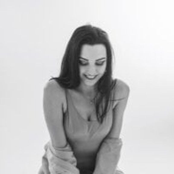 Viki_Bellson