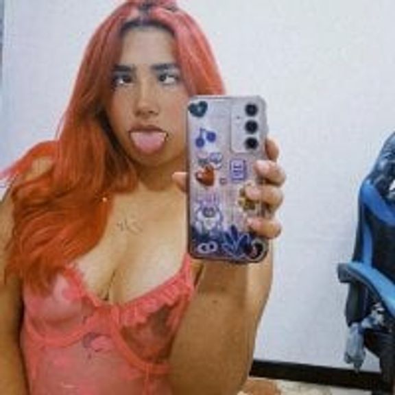 petite_lucy18