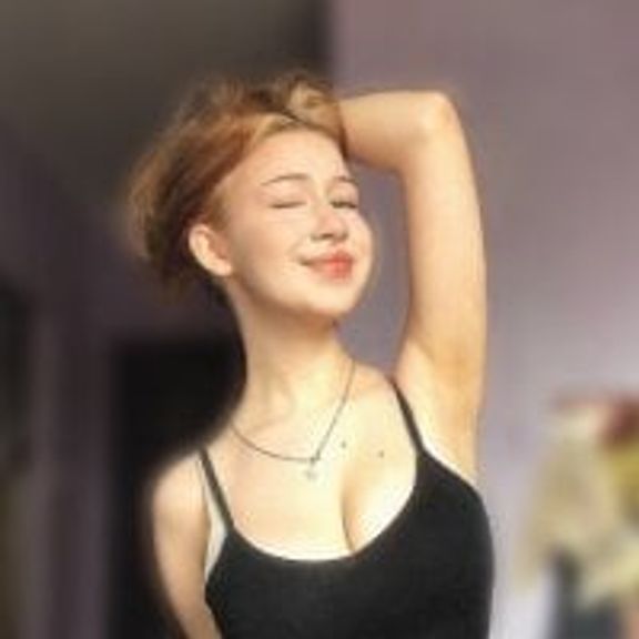 Kelly_Shy01