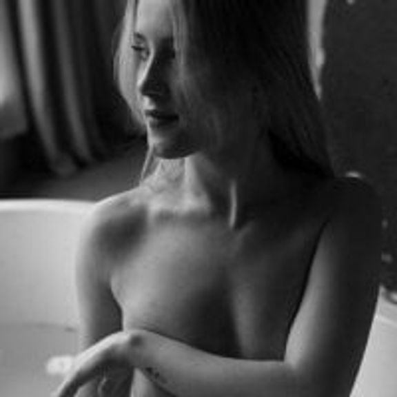 Adele_Armas