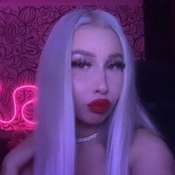 BlondeForYou18