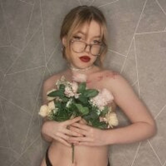 Lexi_Minami