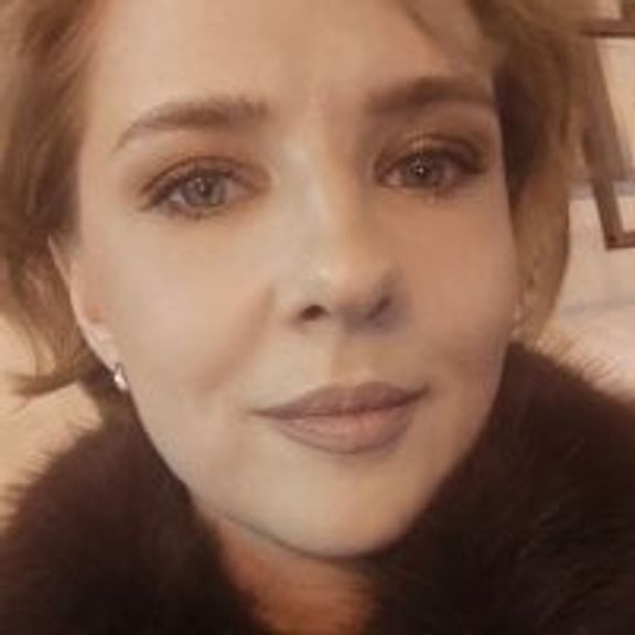 Mira_Gray