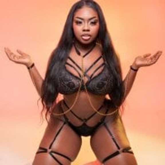 mia_alvares