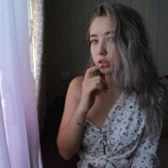 ElsaFrozenGirl