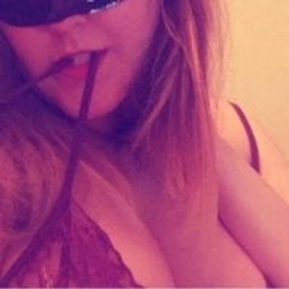 KinkyBoobsQueen
