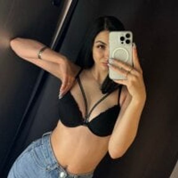 Megan__Bankss