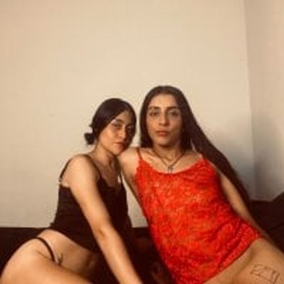 mia_and_kimm