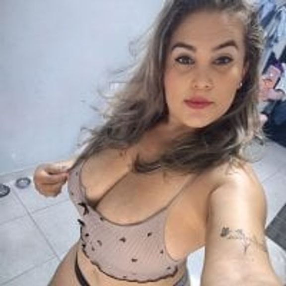 Busty_divorced_mom