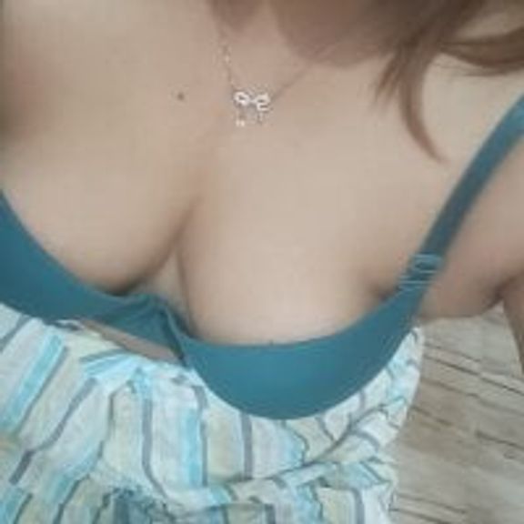 Hott_Sneha