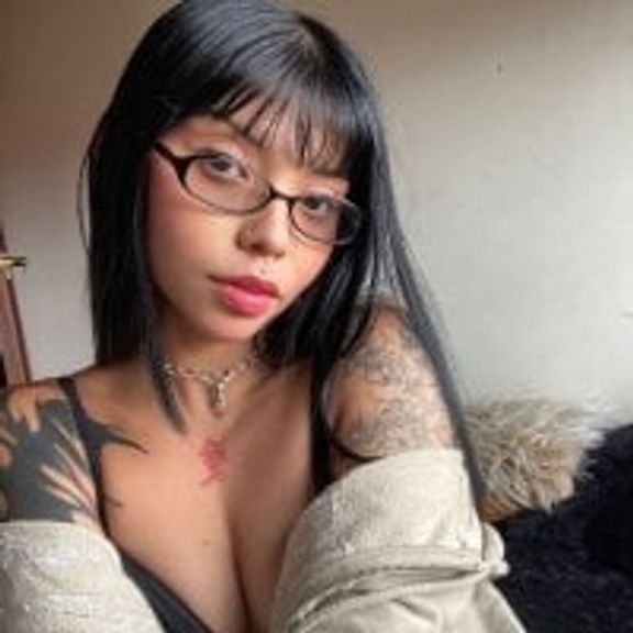 ZoeRaven_Pink
