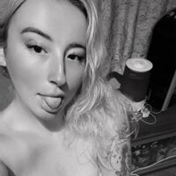 EmilyEvansxox