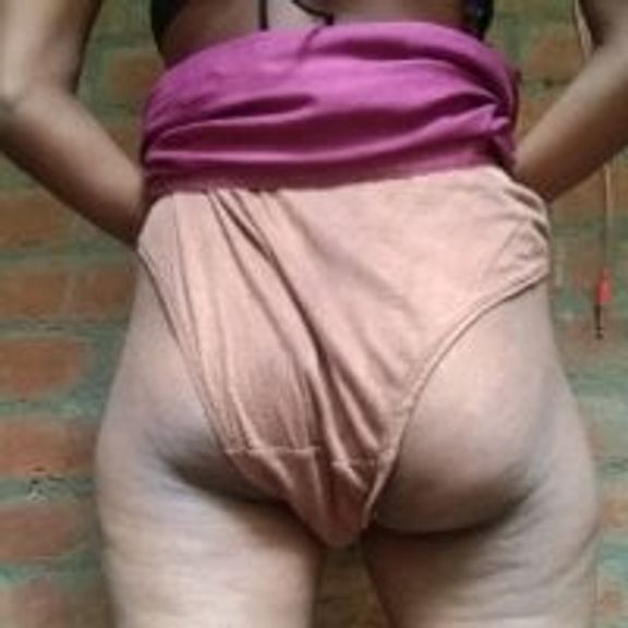 Hott_Nidhi