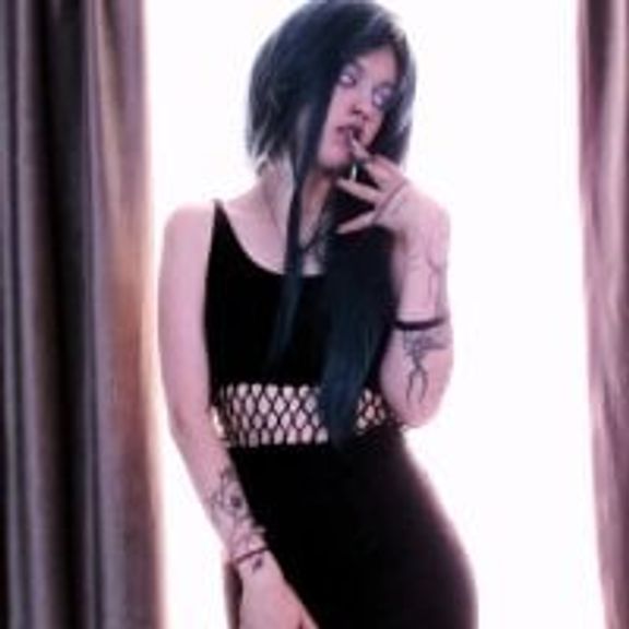 NoelleGothicShadow