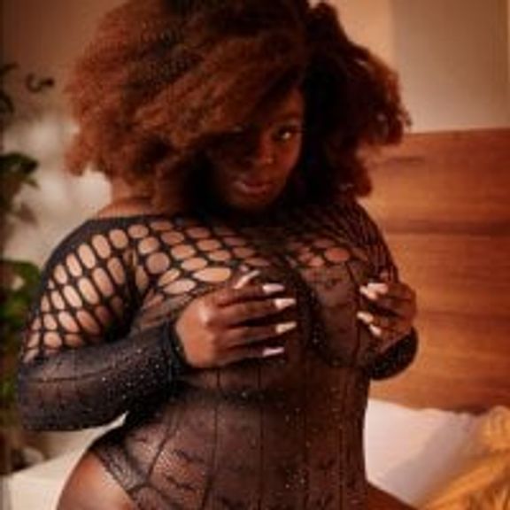 ebony_NeighborMoans