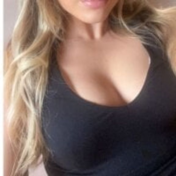 Crystaleyez24