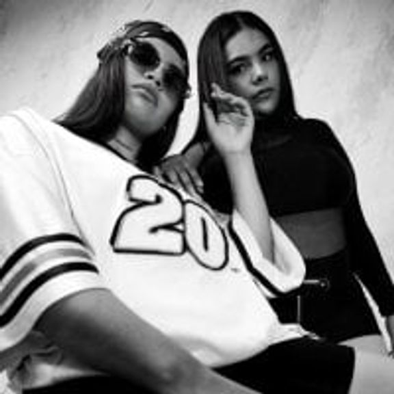 Mia_and_lexy