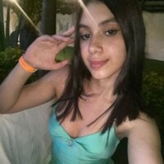 Roxy_Santos__