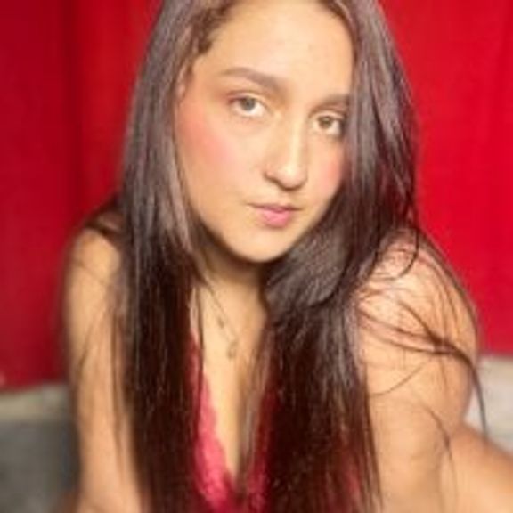 saraygomez_thequeensquirt