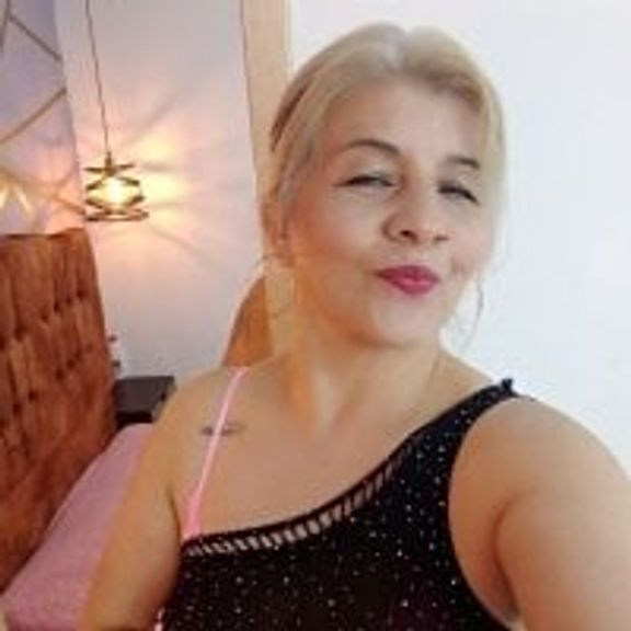 Abby-Blonde