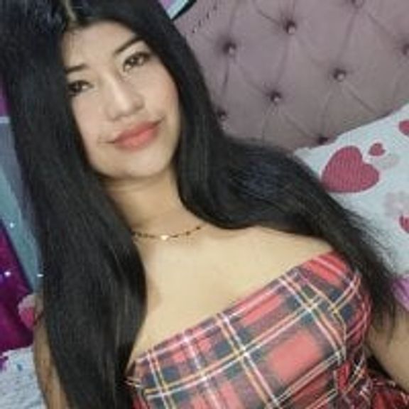 Mia_queen_21