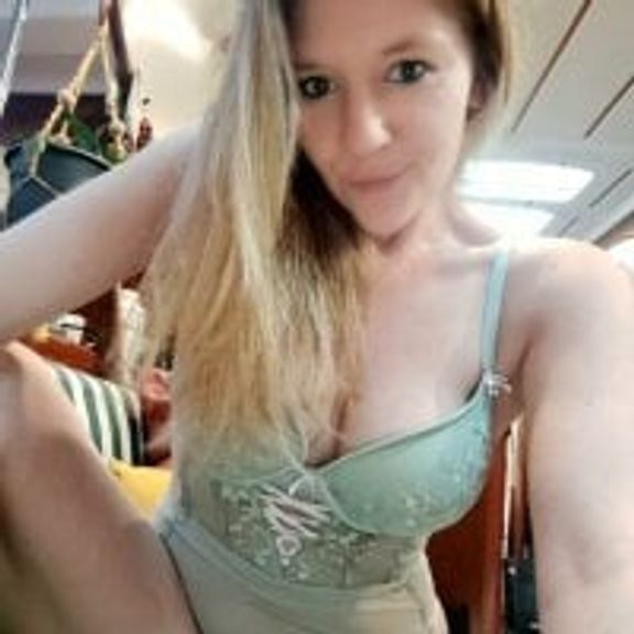 anayshotgirl