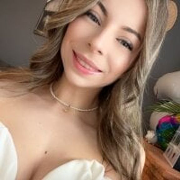 Mia_Ethan