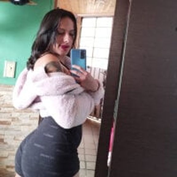 Emilyy-18