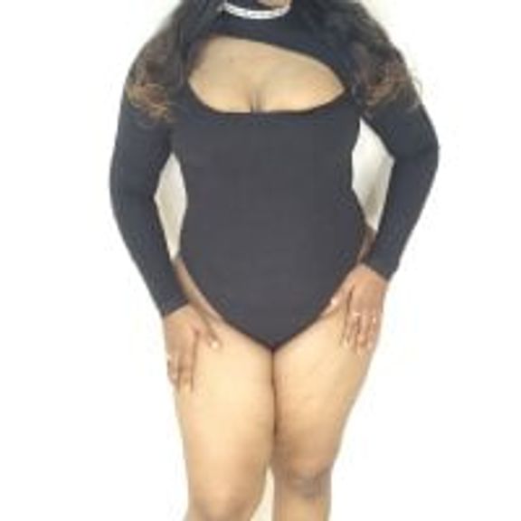 SEXYY_TRANSY_WITH_GIRL