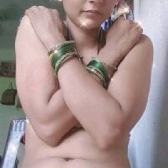 Hot_sahana