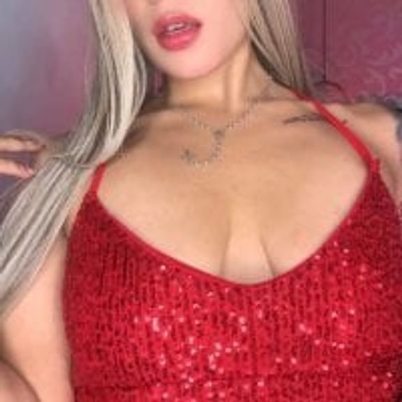 Lara_bombshell
