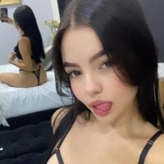 nicolle_petite