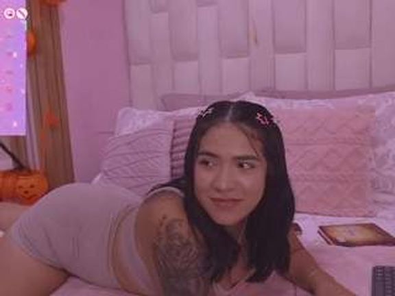 mia-black20
