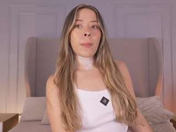 Chloe Dee