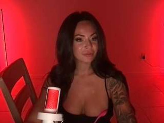 KIKI KLOUT