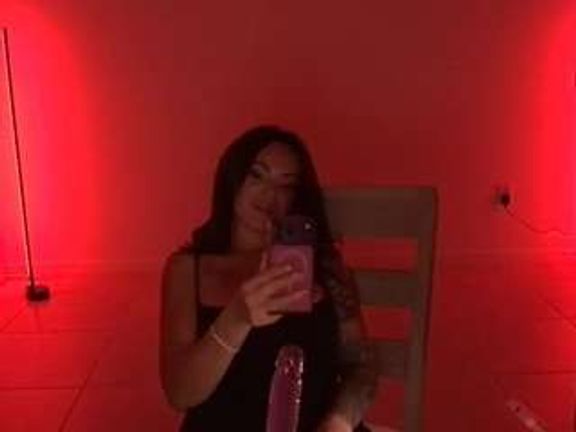 KIKI KLOUT