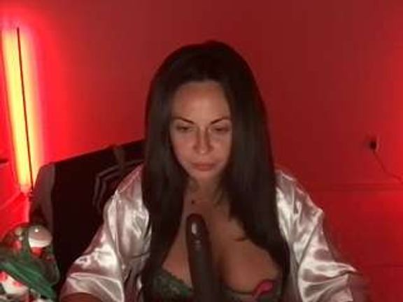 KIKI KLOUT