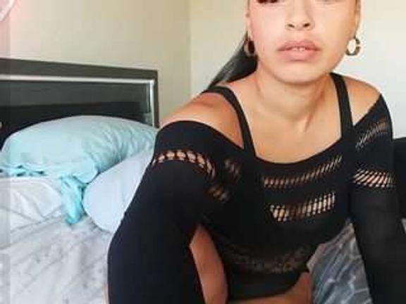 Nikki Olivia