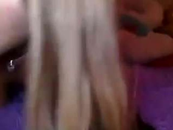 rubia_oficialmilf