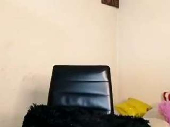 rubia_oficialmilf