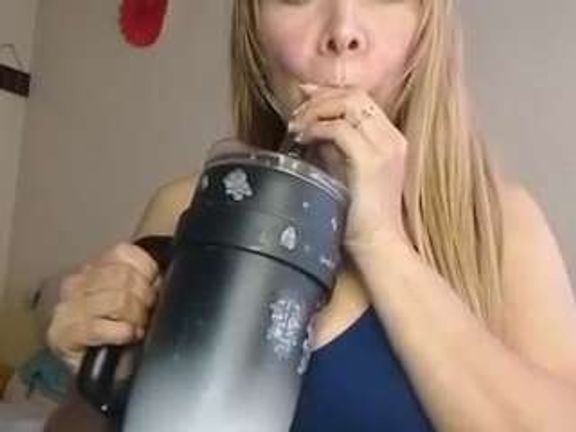 rubia_oficialmilf
