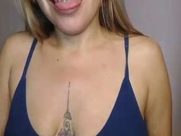 rubia_oficialmilf
