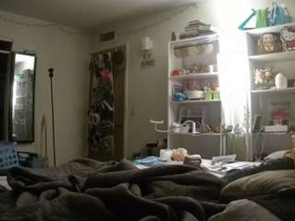 voyeurcam freakyfeline 01