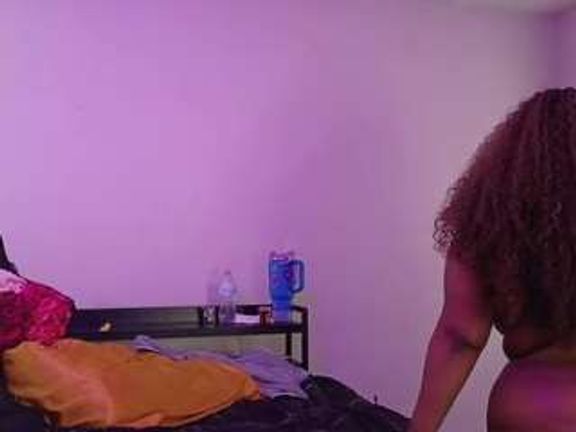Queen Cherise Roze